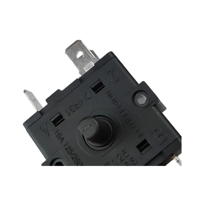 How can I ensure that the fan heater of the rotary switch has good electrical insulation?